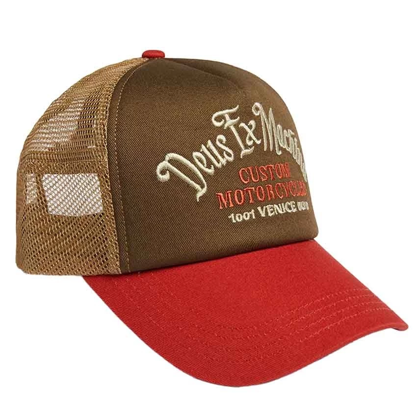 Deus Ex Machina Encounters Trucker 4 Deus Ex Machina Encounters Trucker - Afbeelding 2