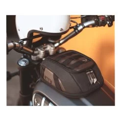 Legend Gear By SW-Motech Magnetic Tank Bag LT1 -Winkel Voor Motoraccessoires legend gear by sw motech magnetic tank bag lt1 3
